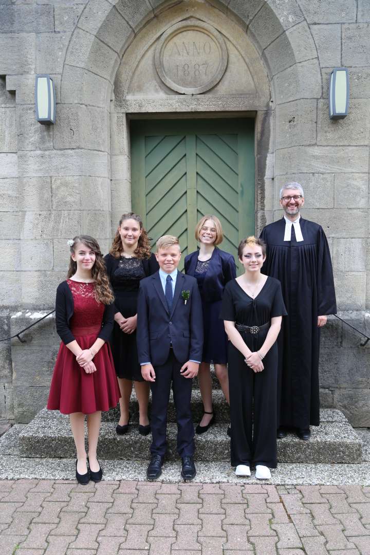 Konfirmation der Kirchengemeinde Coppengrave in der St. Maternuskapelle