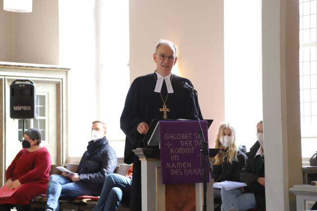 Landesbischof Meister besucht die Kirchengemeinde Duingen