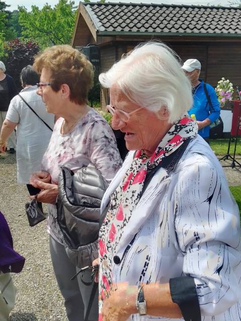 Impressionen vom Gottesdienst am Pfingstsonntag im Kleingarten in Duingen