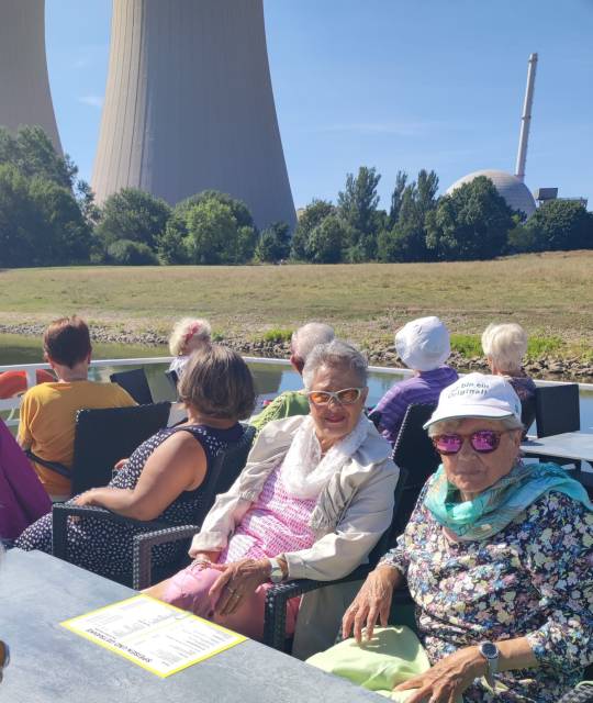 Frauenfrühstücksrunde unternimmt Schifffahrt auf der Weser