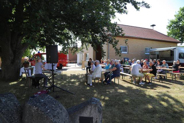 Sommerkirche im Rahmen des Familienfestes der Feuerwehr Coppengrave