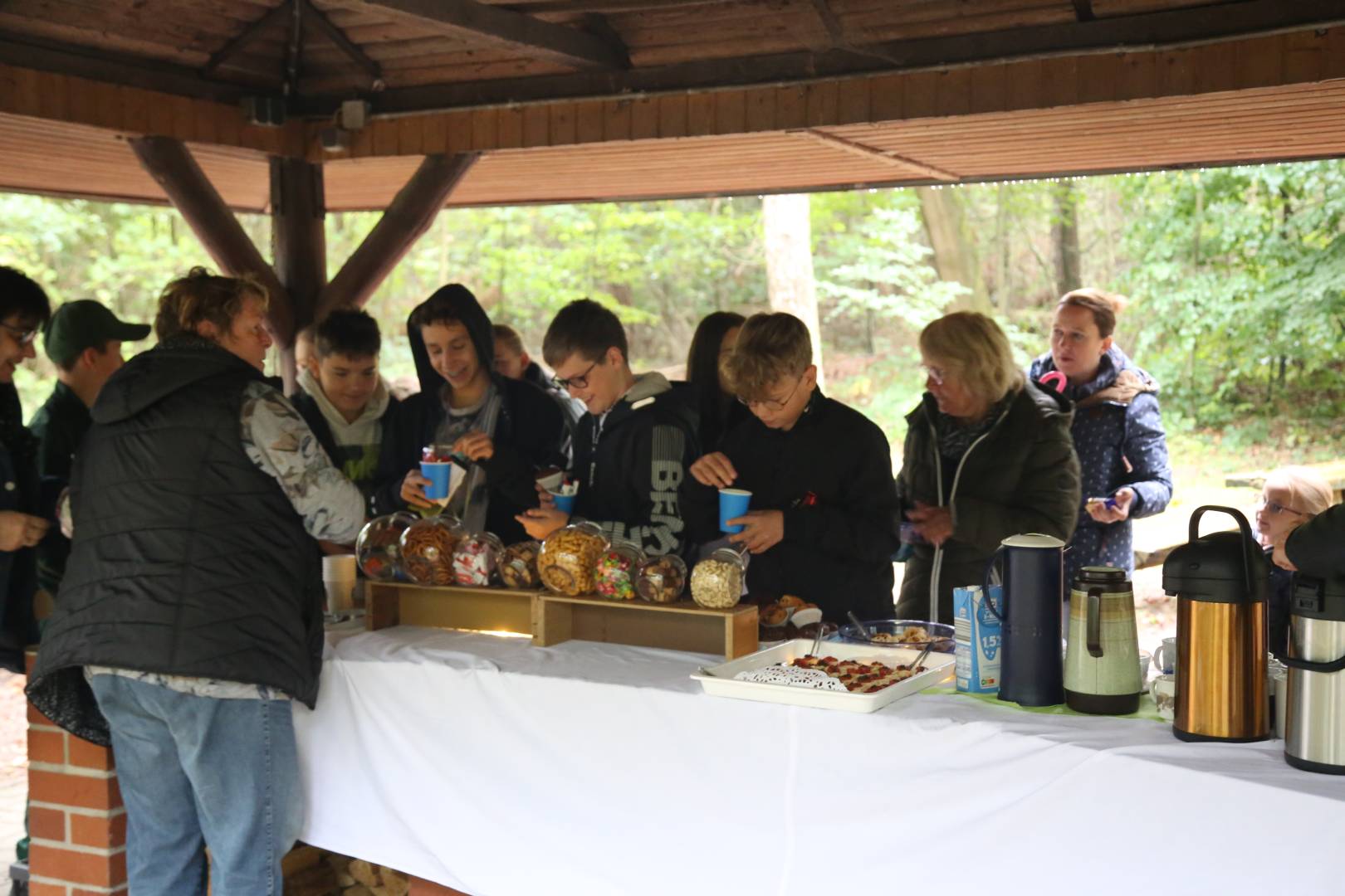 Begrüßungsgottesdienst der neuen Konfirmanden an der Köhlerhütte