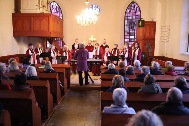 Gospelkonzert "Young Voices and Gospel" in der Weenzer St. Maternuskapelle