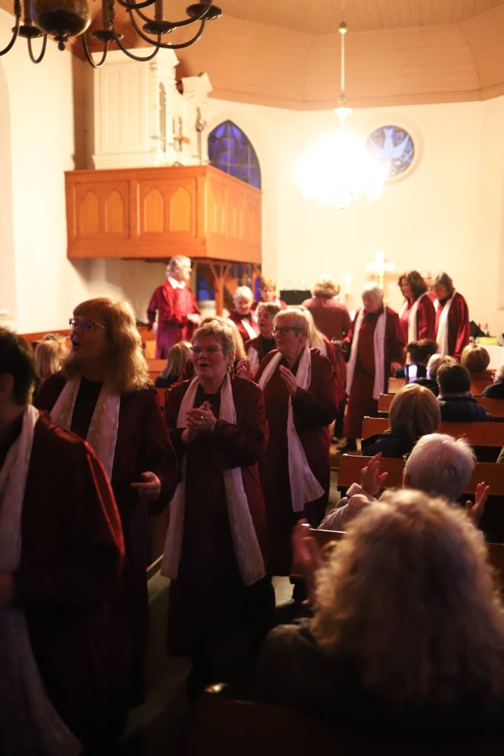 Gospelkonzert "Young Voices and Gospel" in der Weenzer St. Maternuskapelle