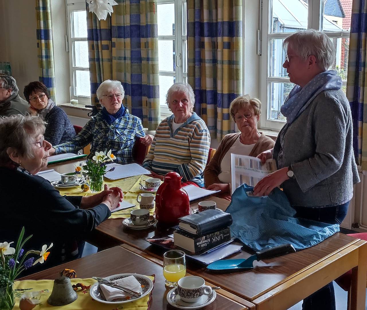 Pastorin Haase beim Frauenfrühstück