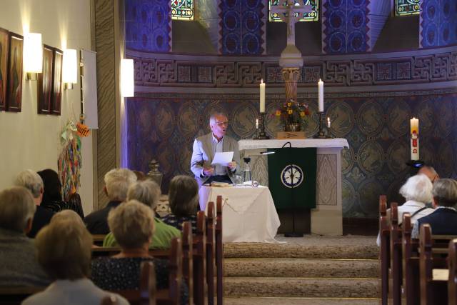 Lesung von Pastor i.R. Makarowski in der St. Franziskuskirche