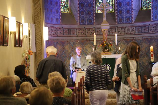 Lesung von Pastor i.R. Makarowski in der St. Franziskuskirche