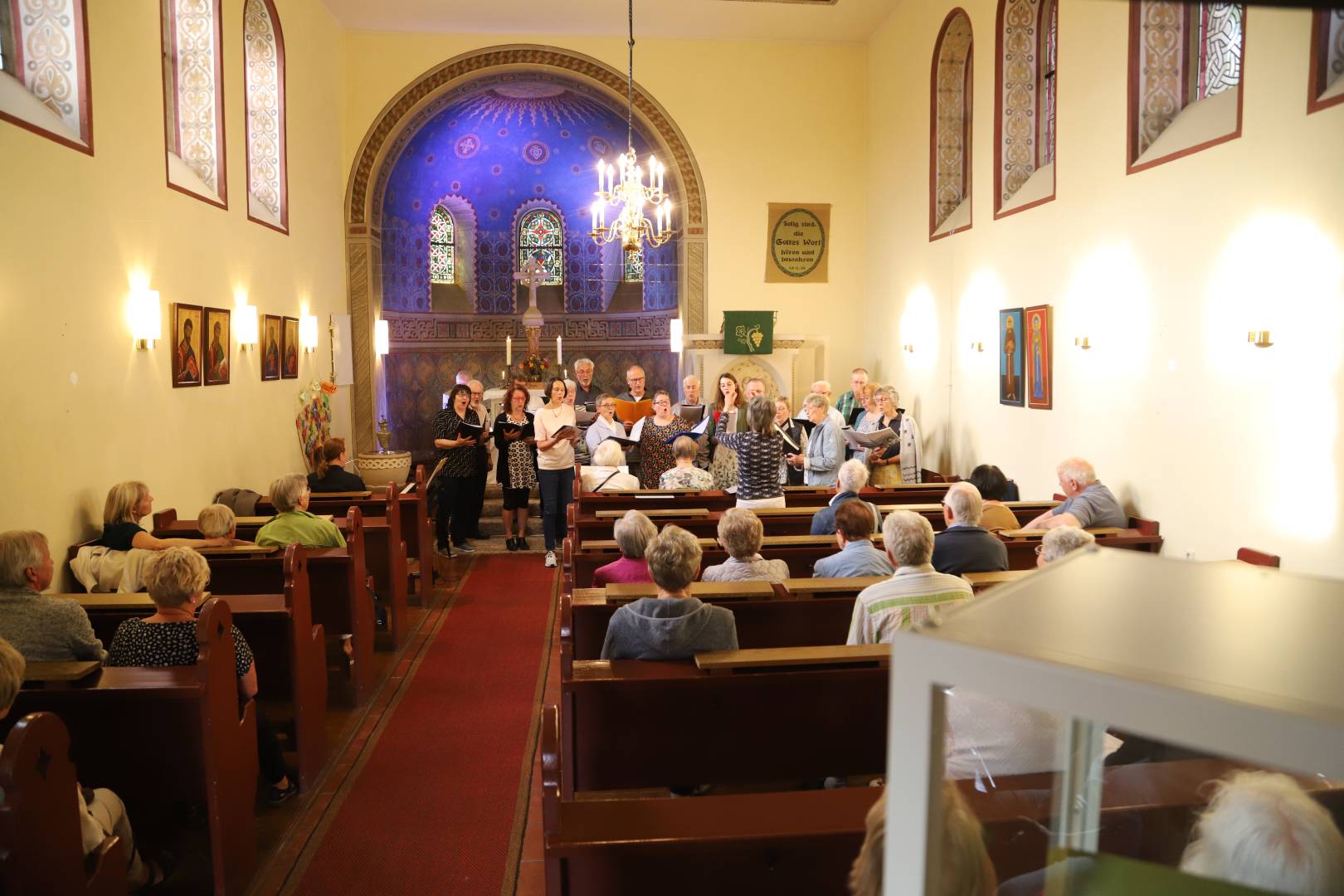 Lesung von Pastor i.R. Makarowski in der St. Franziskuskirche