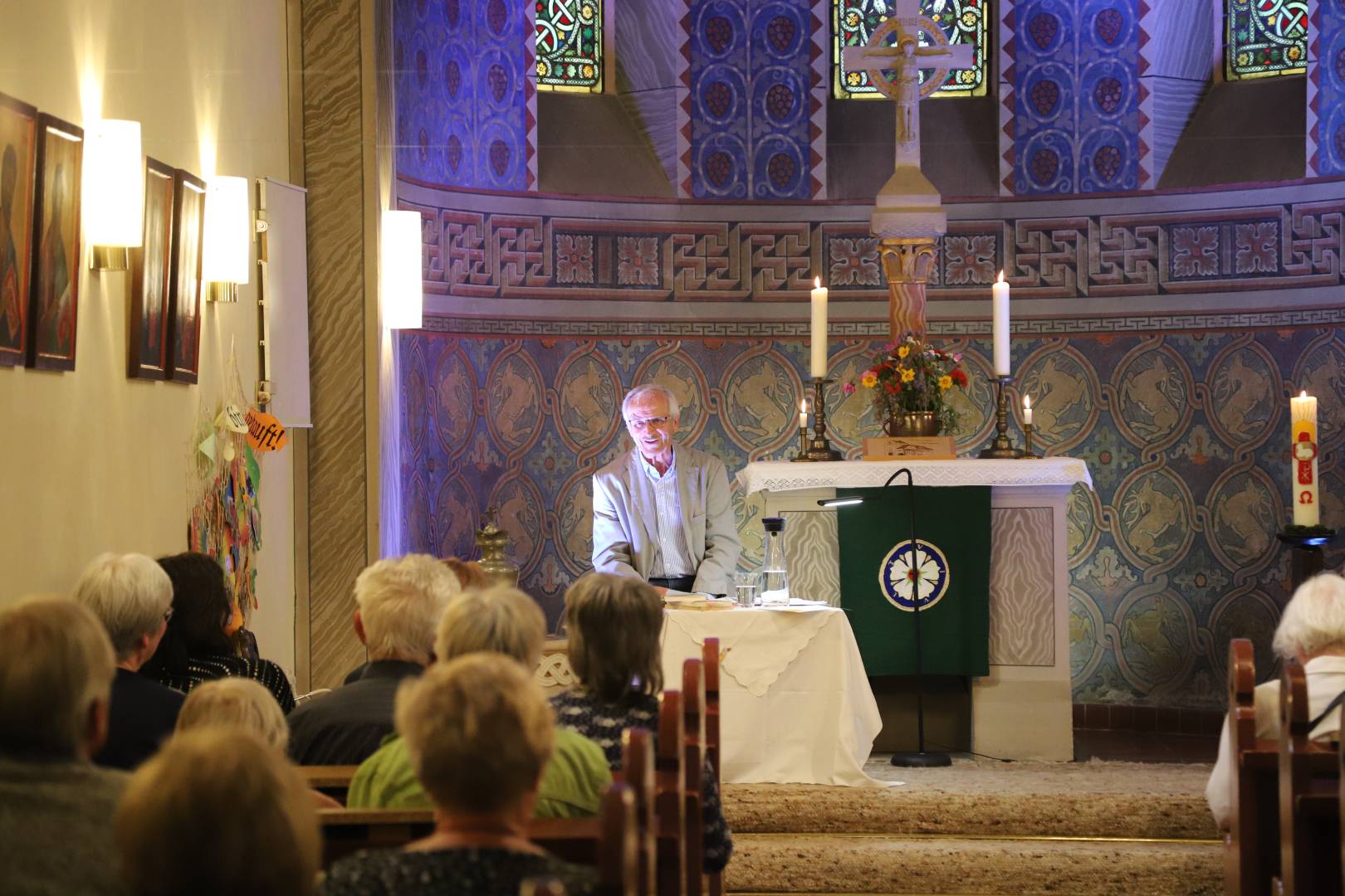 Lesung von Pastor i.R. Makarowski in der St. Franziskuskirche