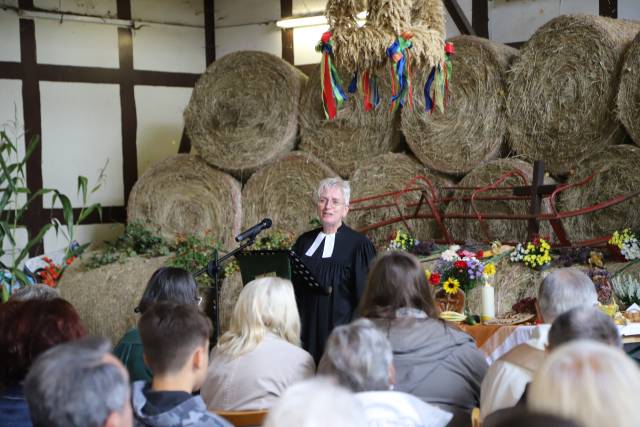 Ökumenisches Erntedankfest in der Reithalle in Coppengrave