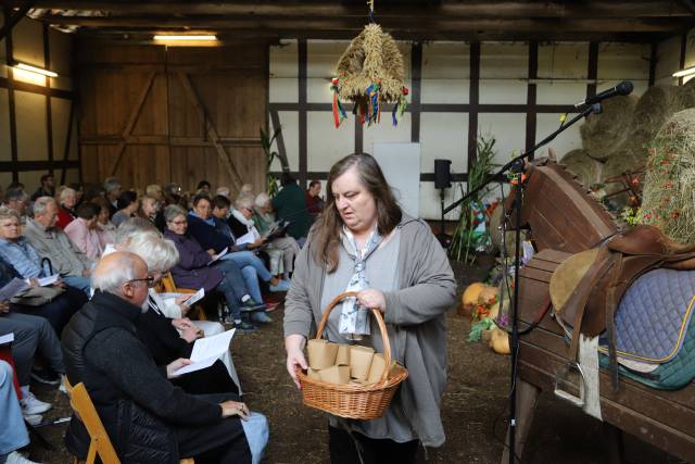 Ökumenisches Erntedankfest in der Reithalle in Coppengrave