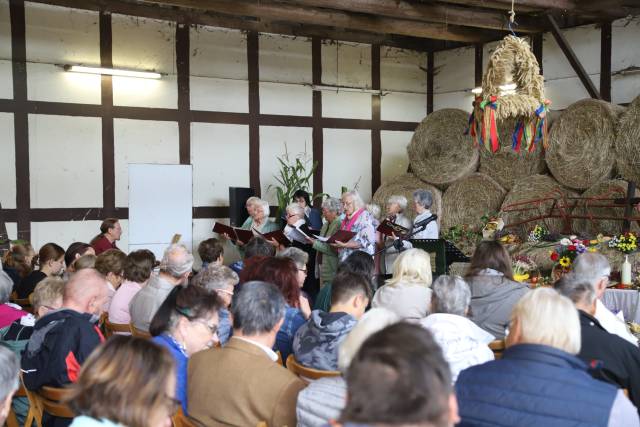 Ökumenisches Erntedankfest in der Reithalle in Coppengrave