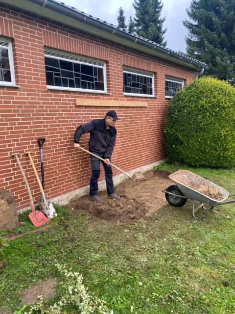 Friedhof: Geräteschuppen wird gebaut