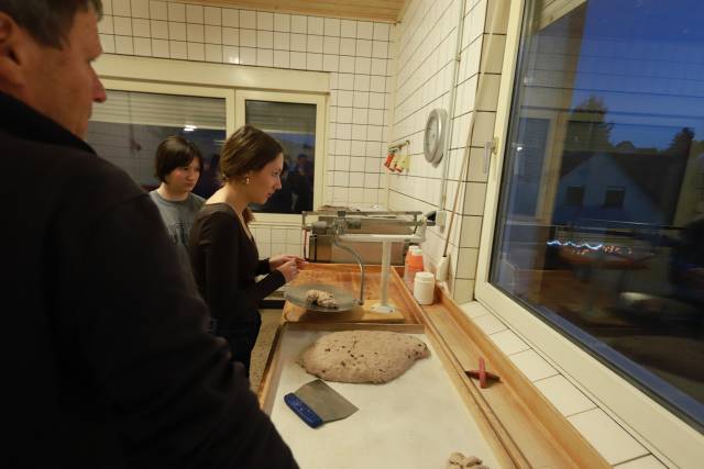 Unsere Konfirmanden backen Brot