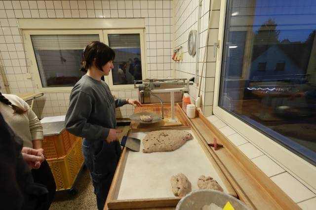 Unsere Konfirmanden backen Brot