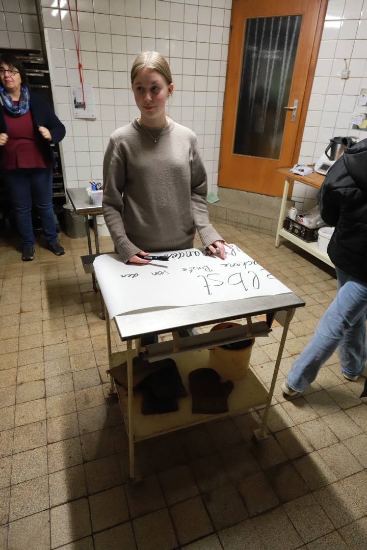 Unsere Konfirmanden backen Brot