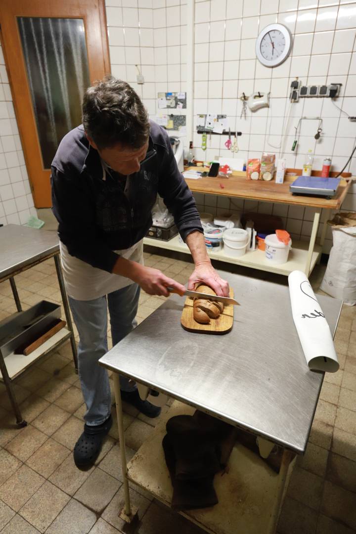 Unsere Konfirmanden backen Brot