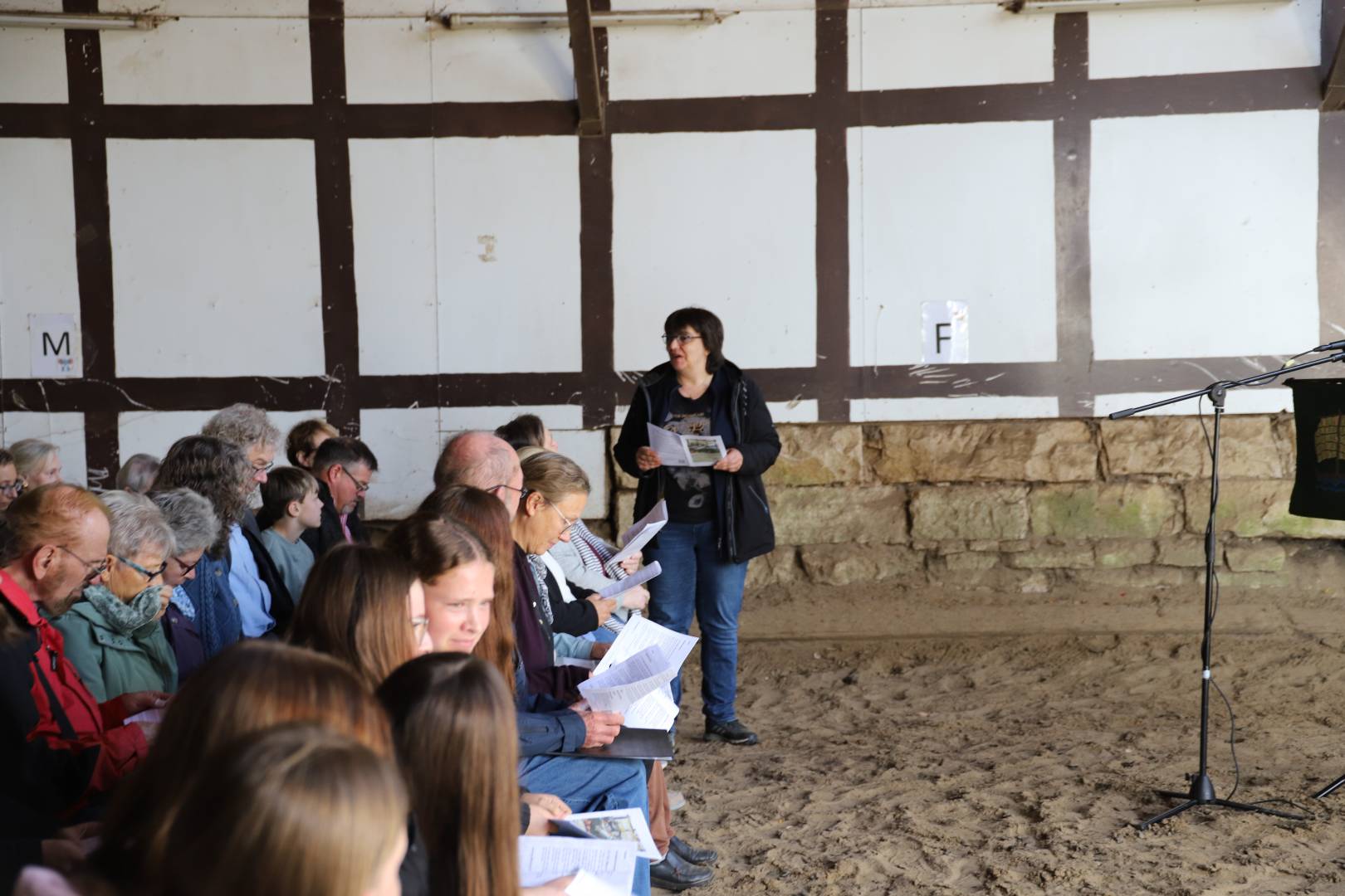 Ökumenisches Erntedankfest im Reitstall
